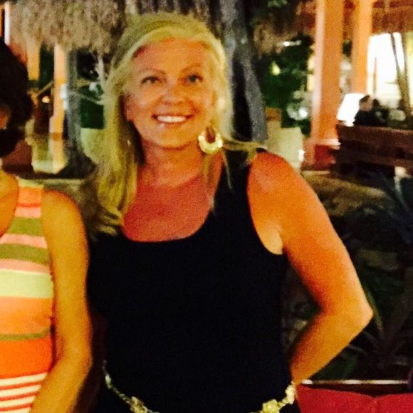 Meet your Posher, Sharon - Picture 1 of 1